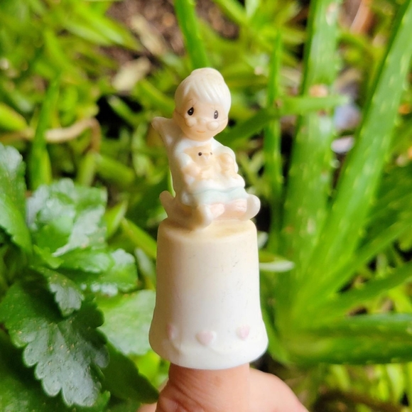 Vintage 1984 Samuel J. Butcher Purrfect Grandma Porcelain Thimble - Picture 1 of 8